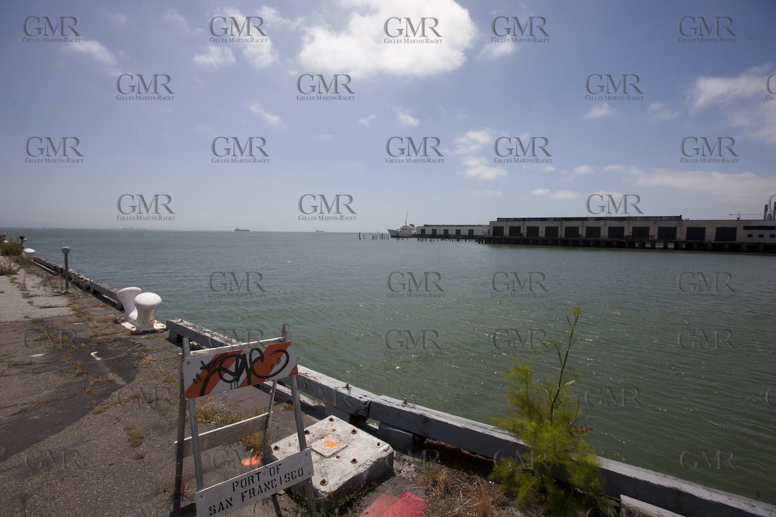 07 06 2011 - San Francisco (USA,CA) - 34th America's Cup - The Piers in their state of origin - Pier 30-32