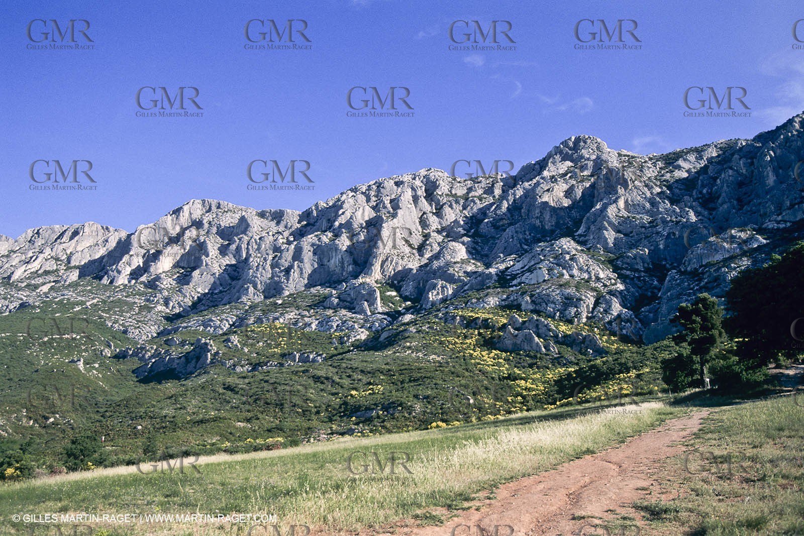 Aix en Provence area - Sainte Victoire mountain