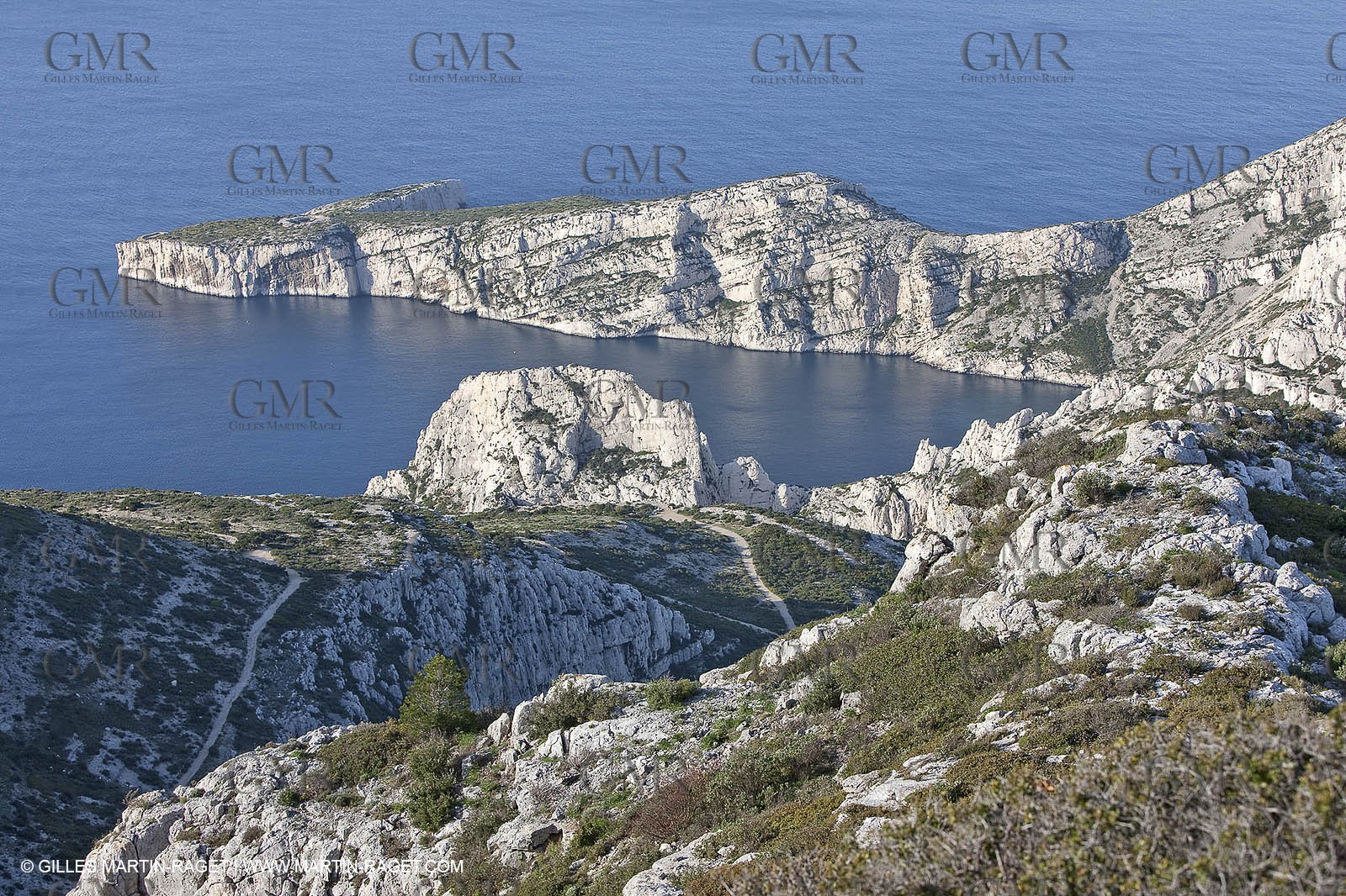 30 04 2009 - Marseille (FRA, 13) - Les Calanques - At the summit of Mount Puget