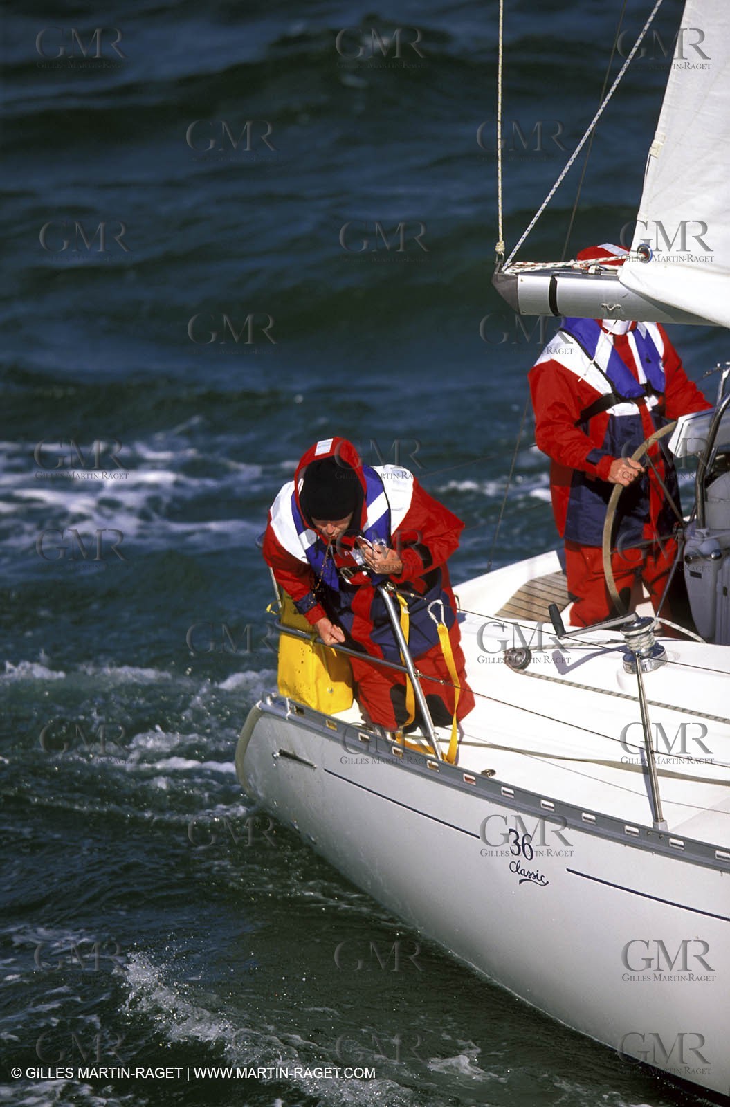 Cruising - People - Crew work