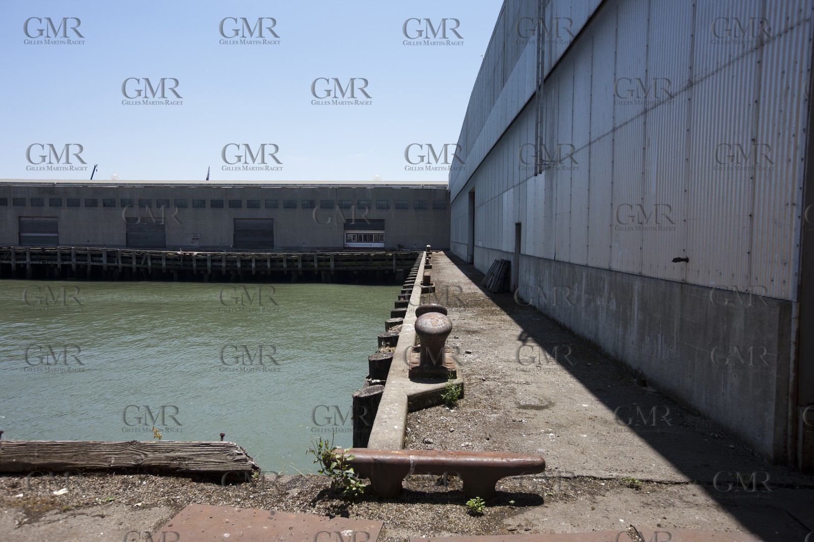 07 06 2011 - San Francisco (USA,CA) - 34th America's Cup - The Piers in their state of origin - Pier 23