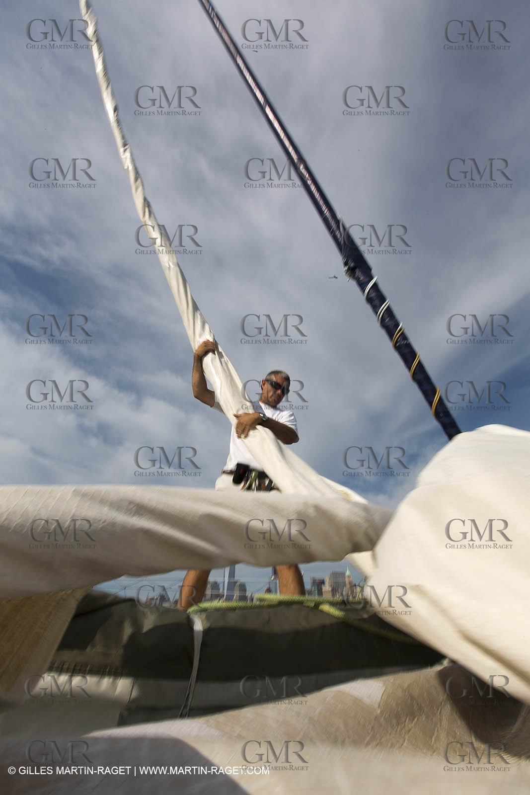 05 07 2012 - New York (USA) - Ocean Krys Race - Speed runs in fornt of NY city