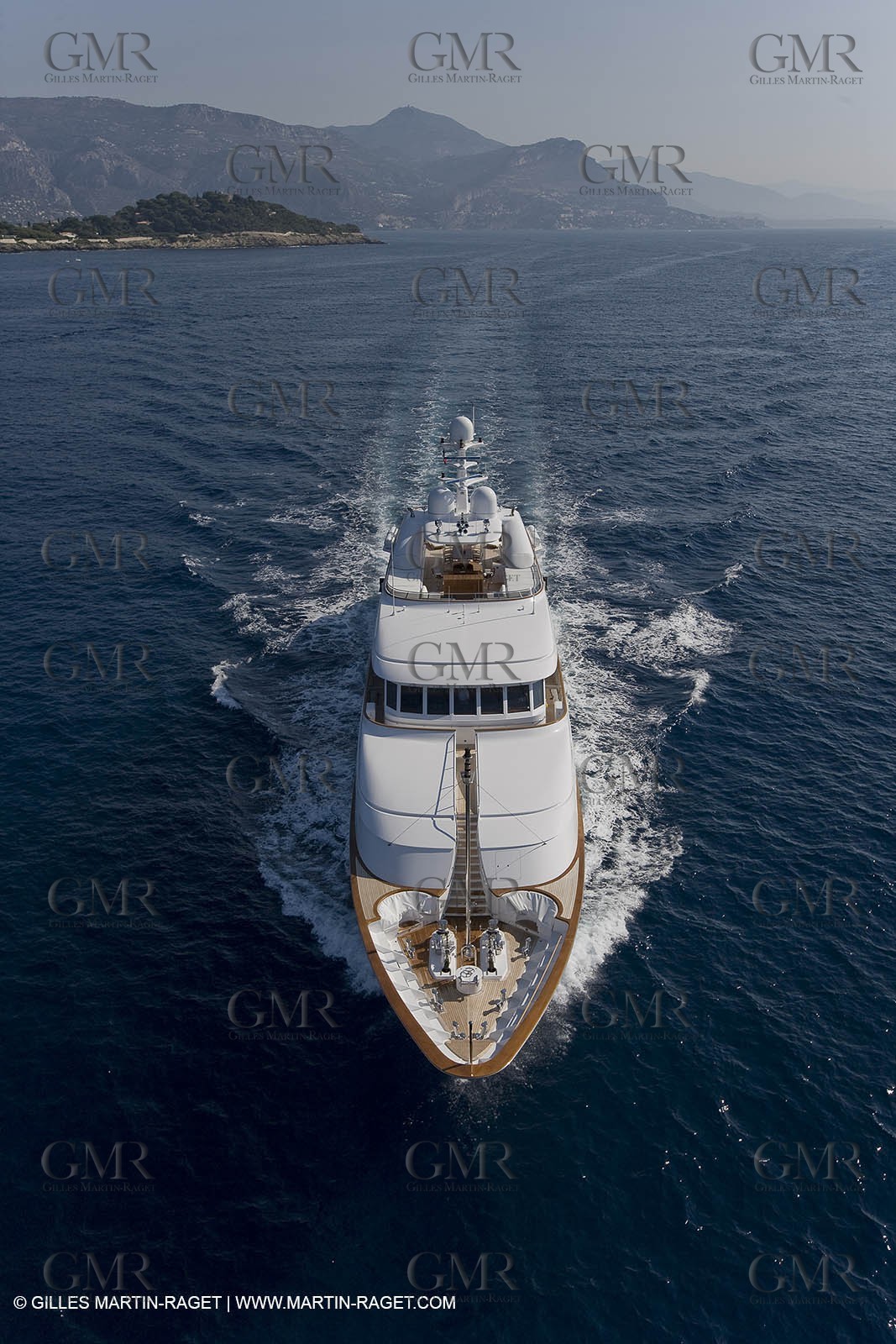 28 07 2007 - St Jean Cap Ferrat - SuperYachts - Motor Yachts - Hampshire
