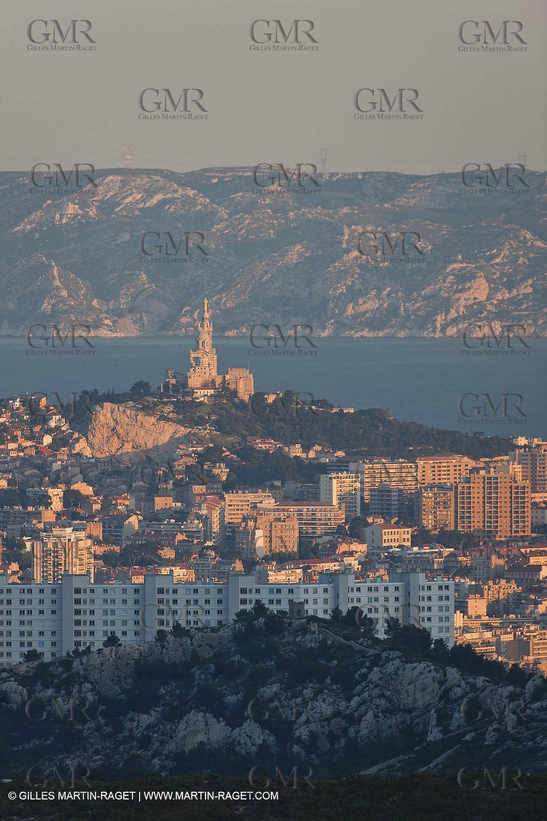 30 04 2009 - Marseille (FRA, 13) - Les Calanques - Marseille as seen from Mount Puget summit