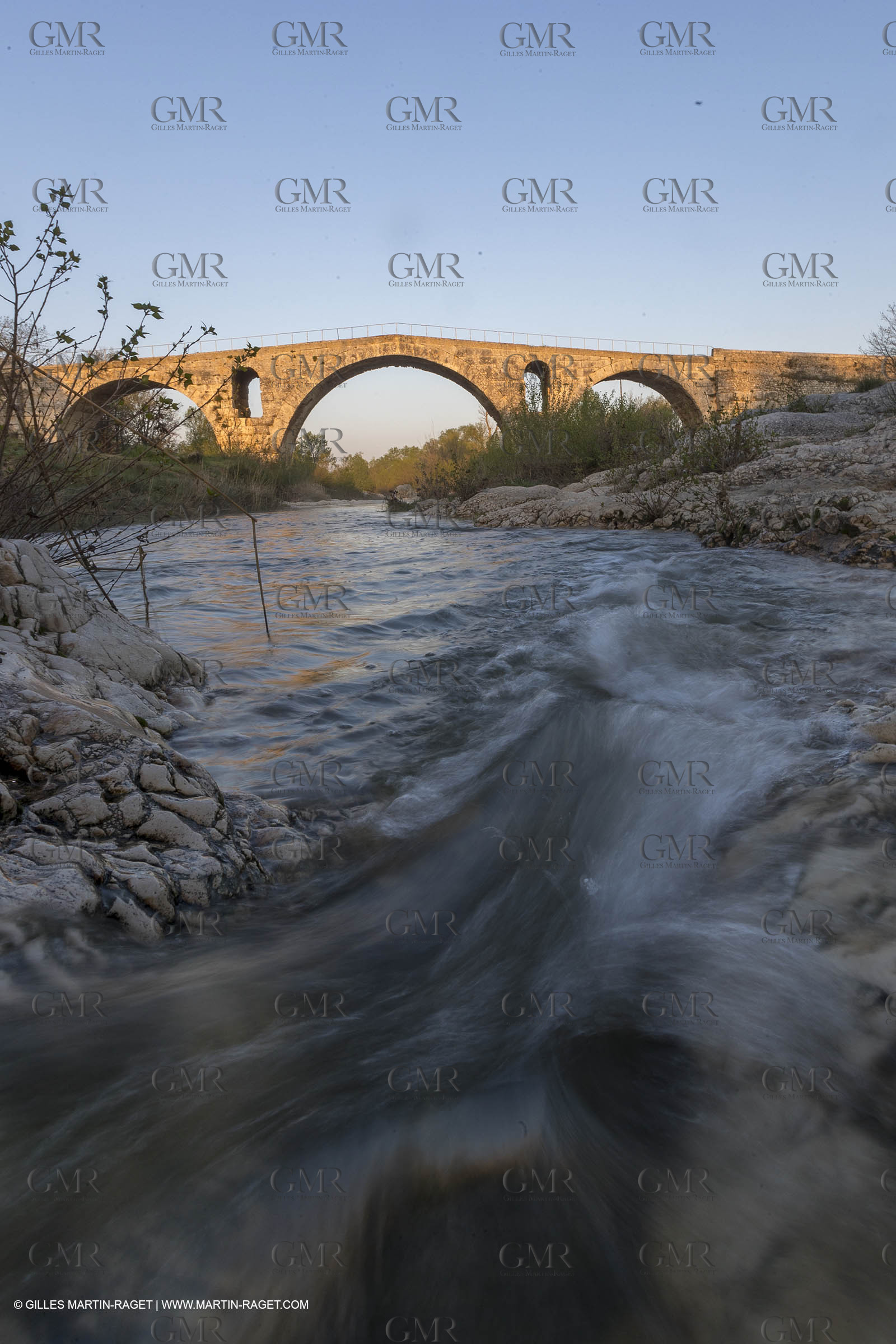 21 04 2018, Bonnieux (FRA,84), Pont Julien et environs