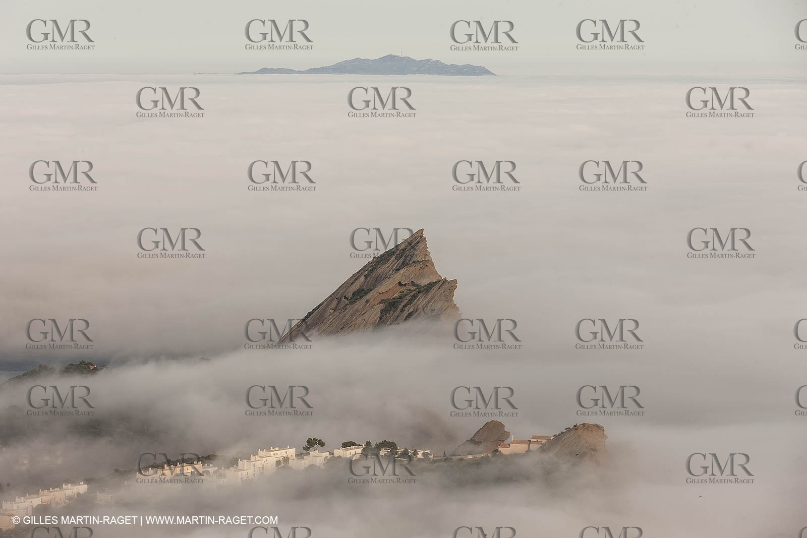 18 07 2012 - La Ciotat (FRA ) - Unusual foggy conditions