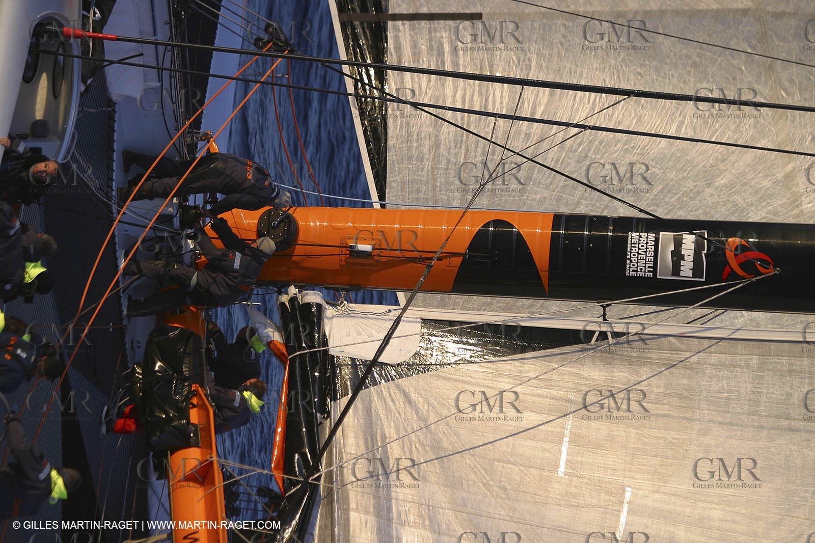 Orange II - Trophée Jules Verne 2004 - Ouessant - 1er passage de ligne