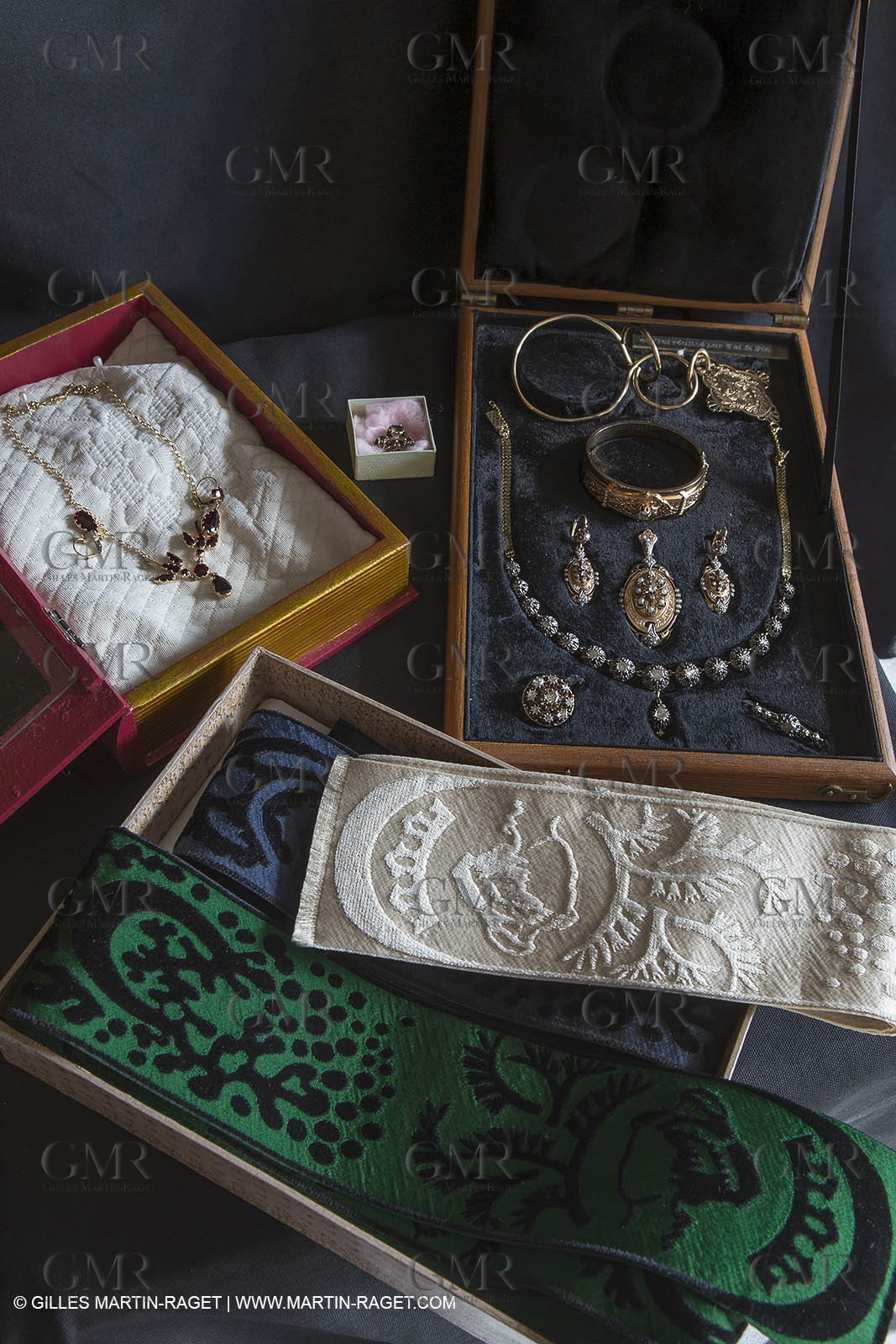 02 06 2014, ARles (FRA,13) Queen of arles Jewelry handover