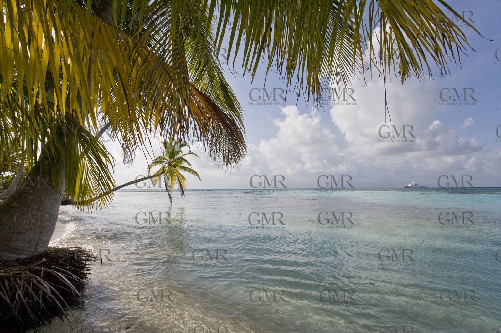 01 02 2008 - San Blas Archipelago (Panama) - Motor Yacht Senses