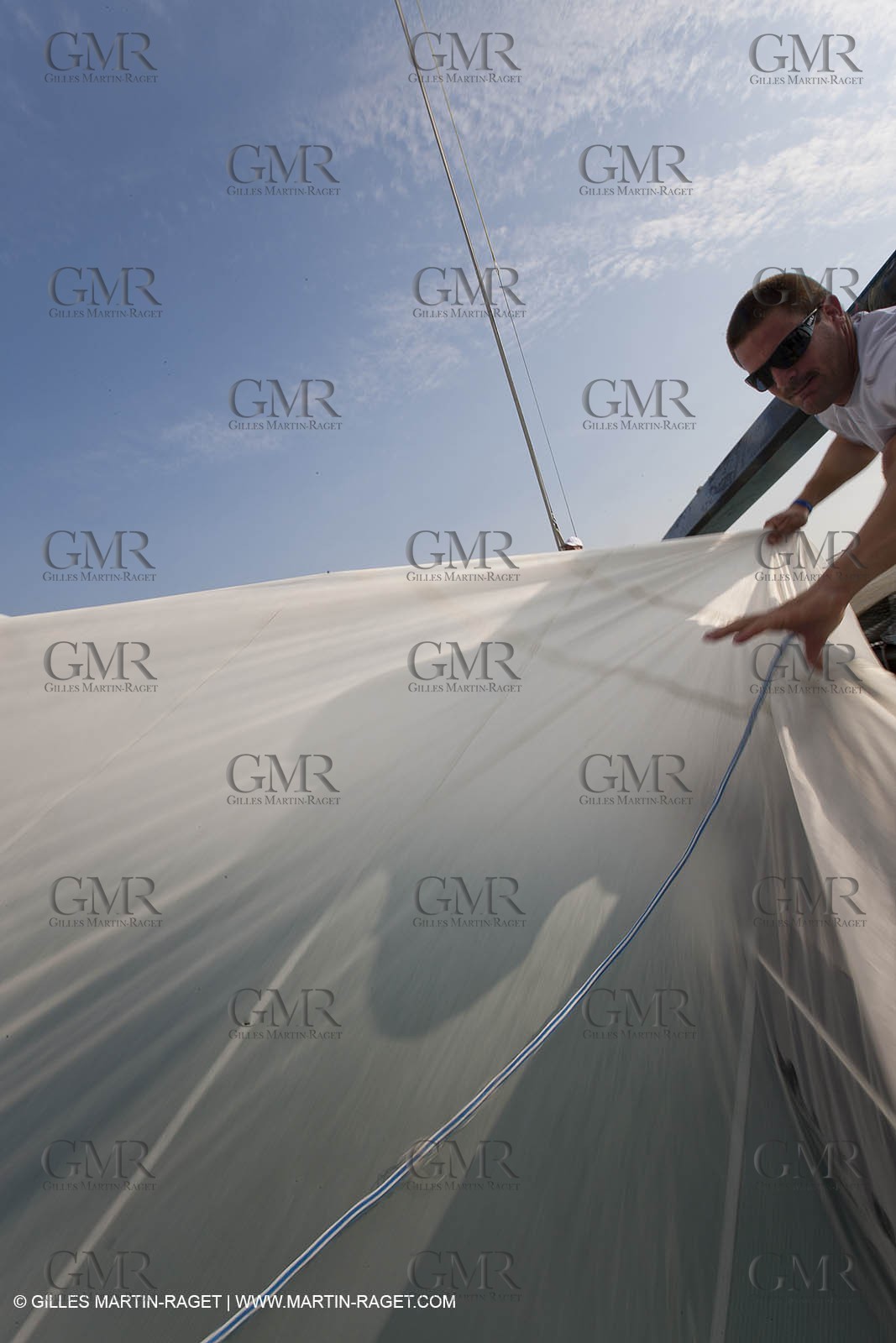 14 11 2010 - Dubai (UAE) - Dubai Louis Vuitton Trophy -  BMW ORACLE Racing - Training - Onboard Vs All 4 one