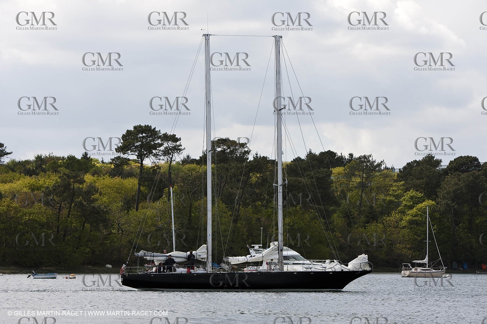 19 05 2010- Benodet (FRA,56)  -  Pen Duick III  sailing in Odet river