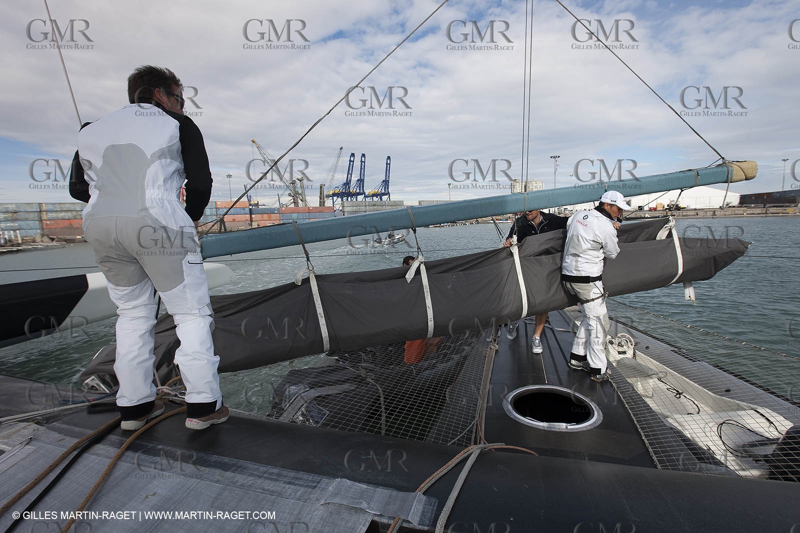 06 02 2010 - Valencia (ESP) - 33rd America's Cup - BMW ORACLE Racing - Day off 1 - Getting the yacht ready