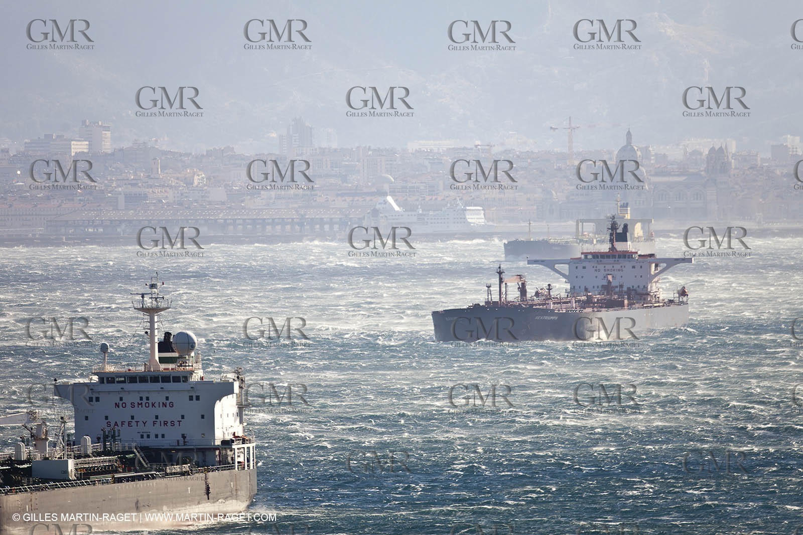 25 10 2010 - Marseille (FRA,13) - Ships at the mooring due to a strike of the harbour staff