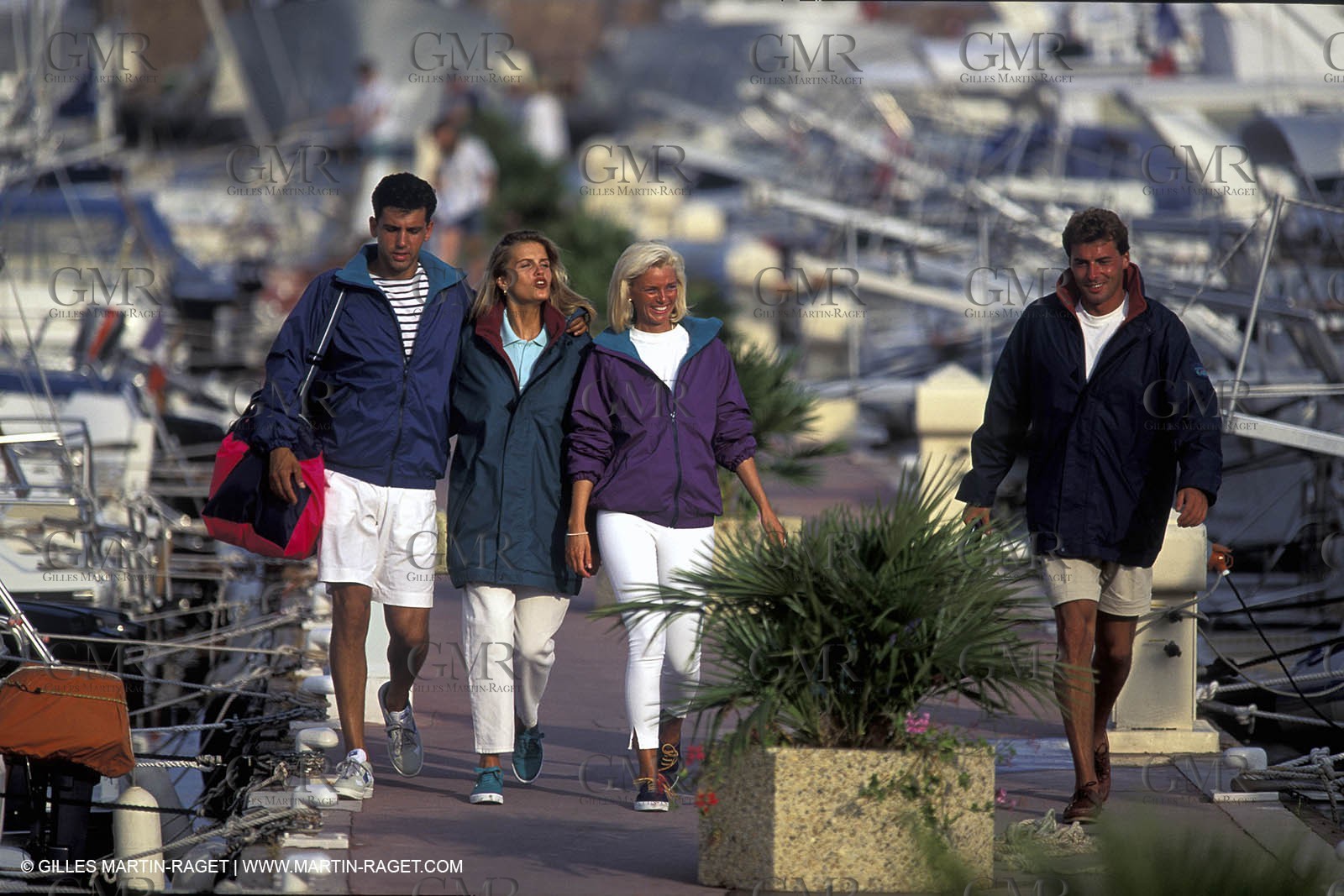 Cruising - People - Crew work