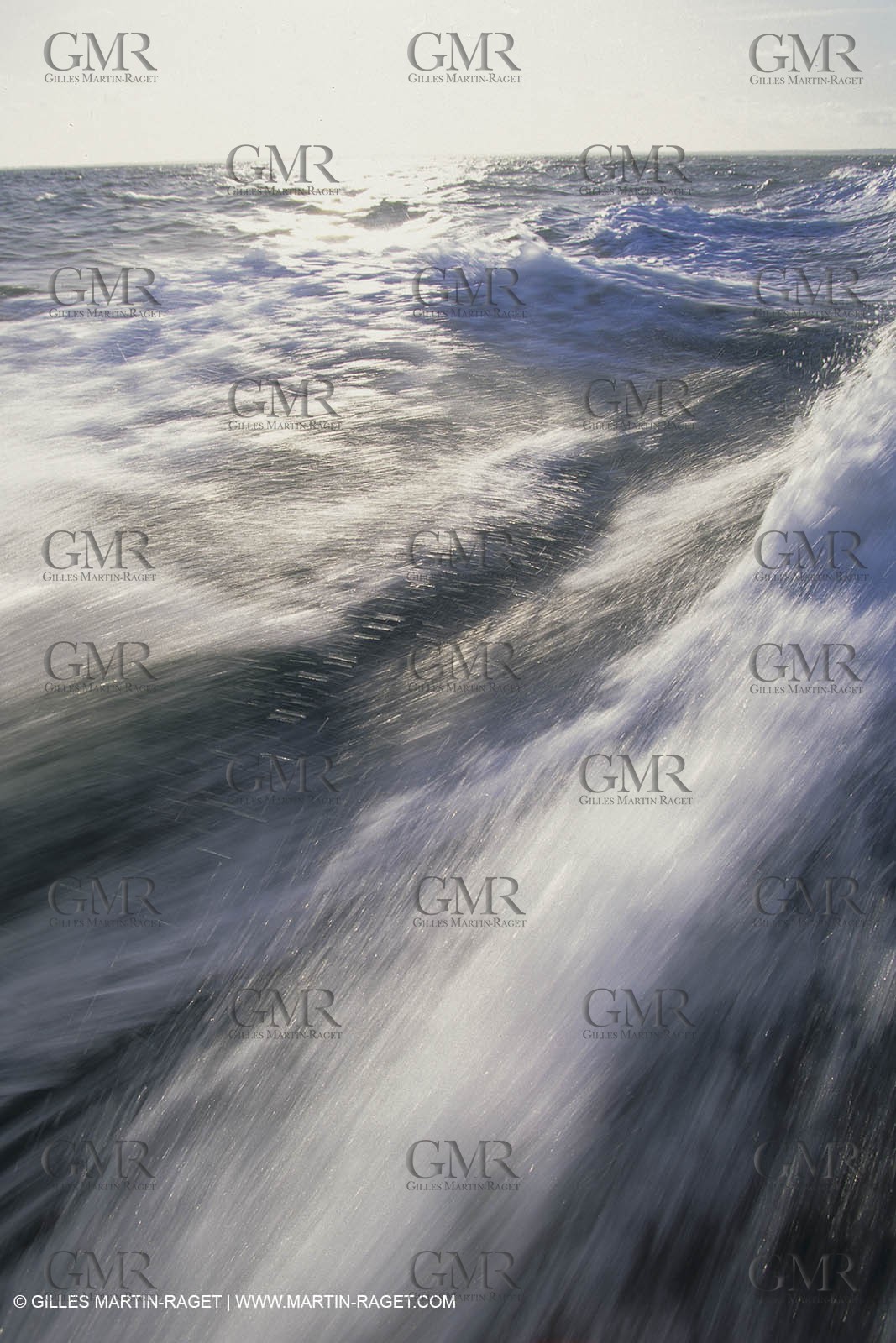 Powerboats, cruising