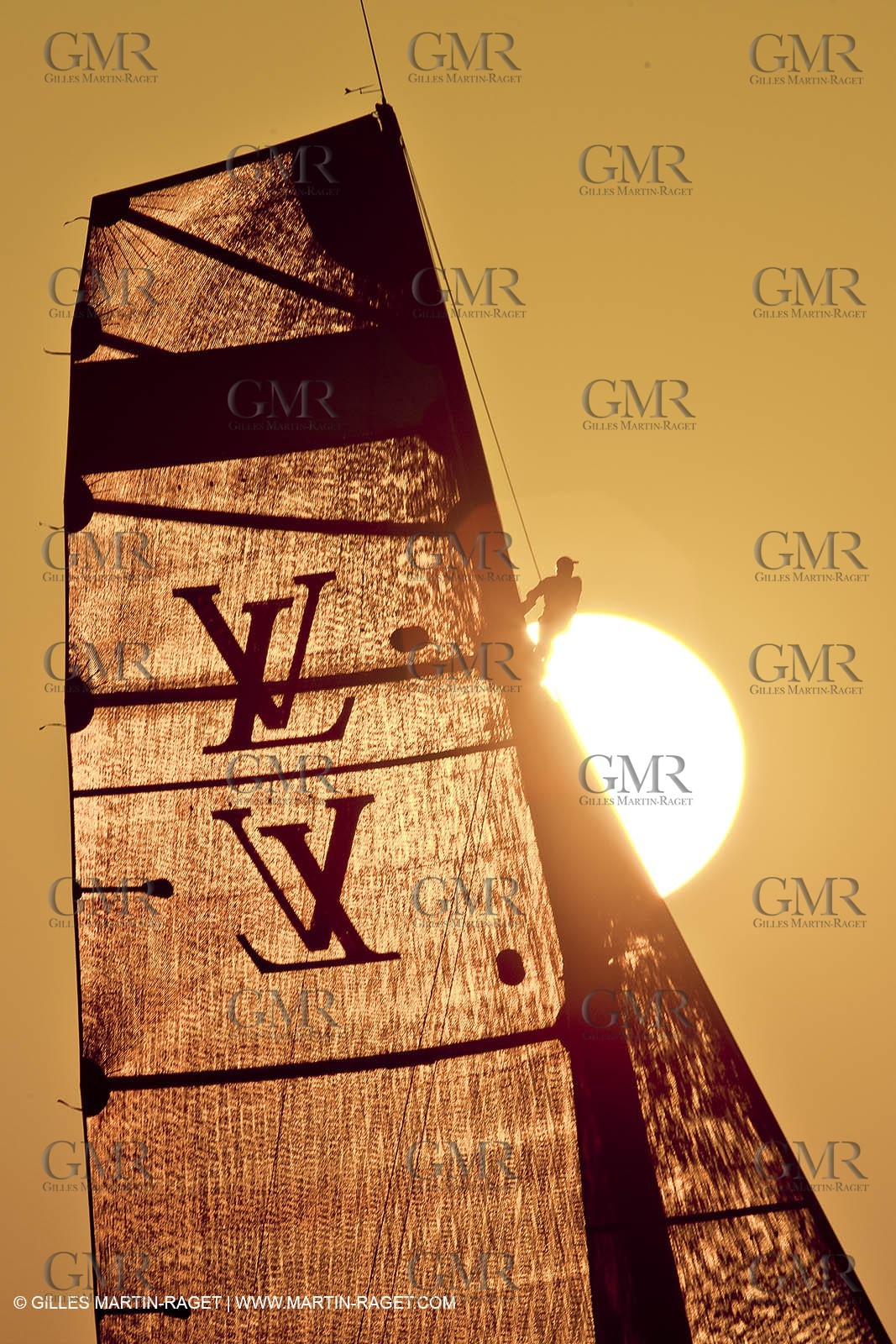 25 11 2010 - Dubai (UAE) - Dubai Louis Vuitton Trophy -  BMW ORACLE Racing Fleet races