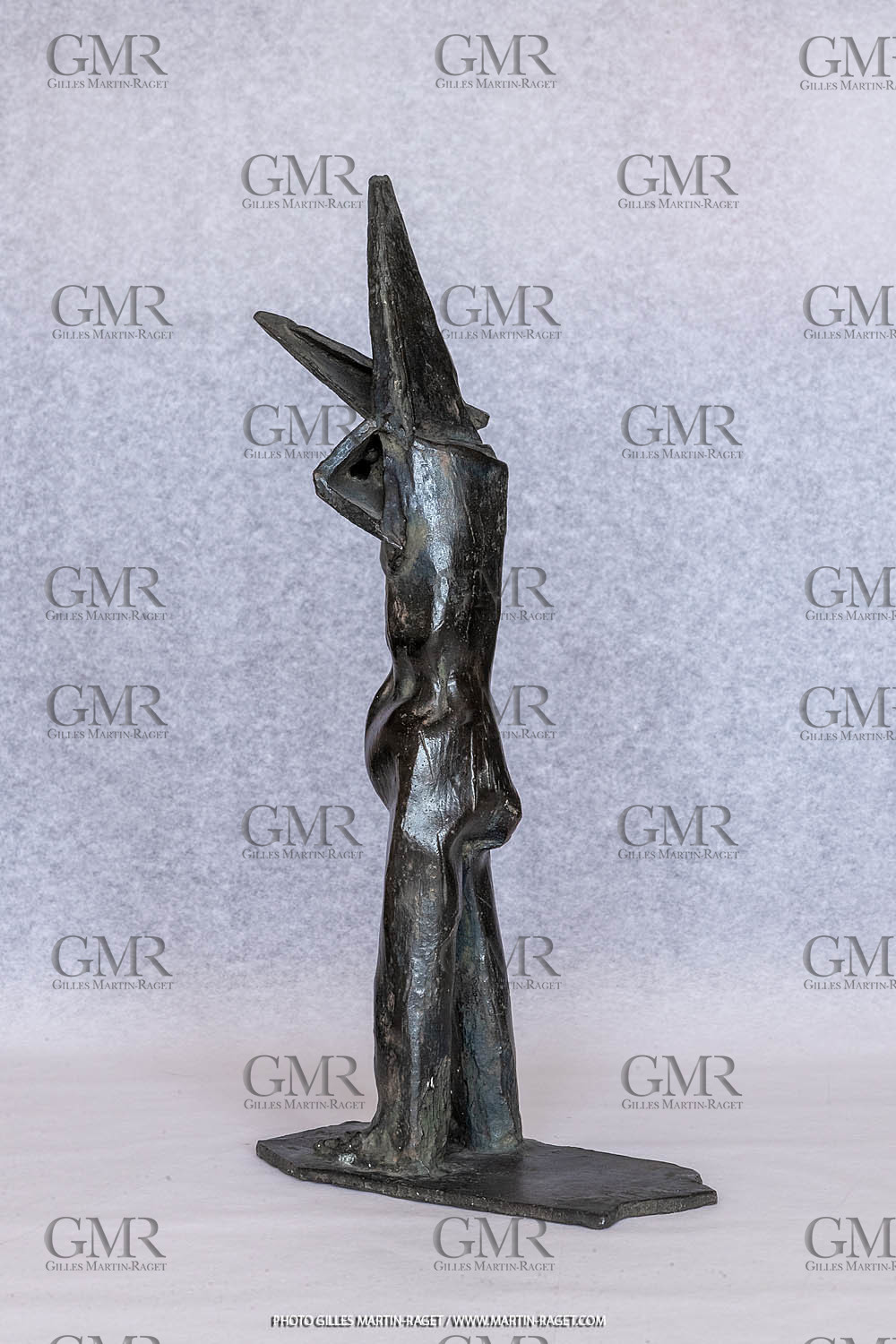08 01 2023, Marseille (FRA), Oeuvre de Germaine Richier, Guerrier n° 2 1953, Bronze patiné foncé, Fondeur : L.Thinot, Paris, 39 x 9 x 20 cm, Collection particulière