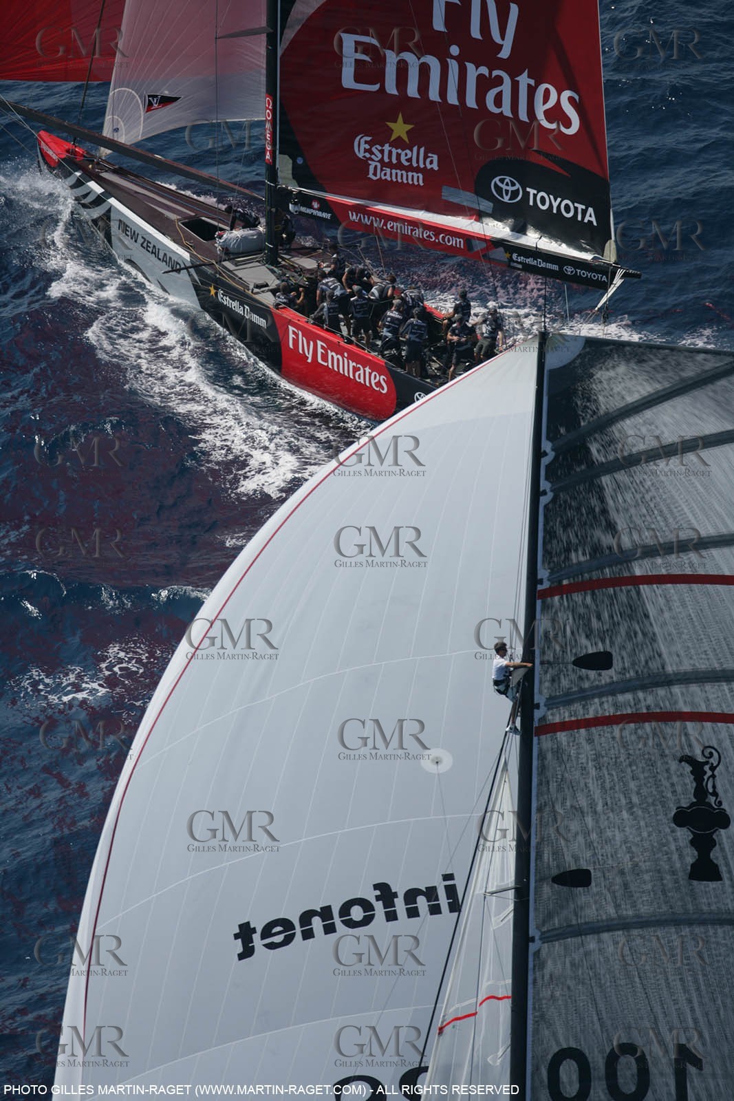 2' 06 2007-Valencia (Spain)- 32nd America's Cup - Final Match - Day 2