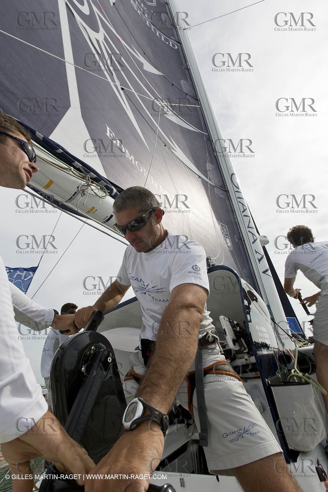 05 07 2012 - New York (USA) - Ocean Krys Race - Speed runs in fornt of NY city