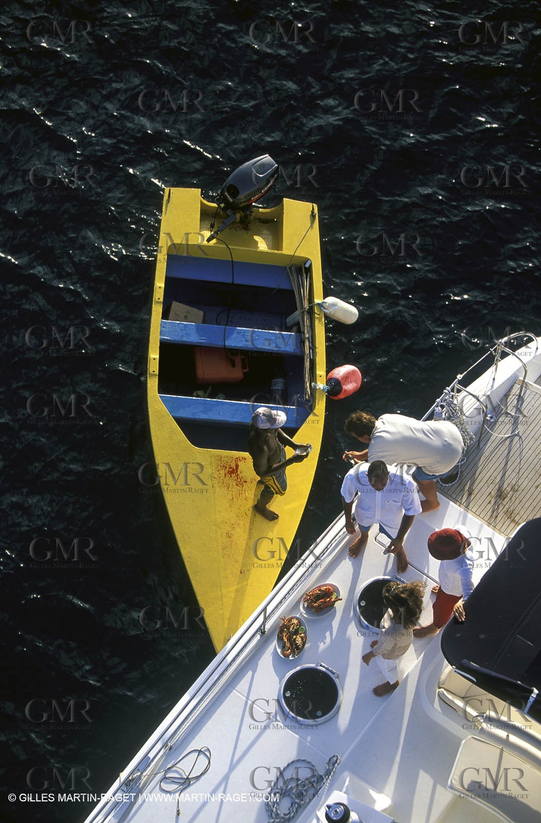 Cruising - People - Doing nothing