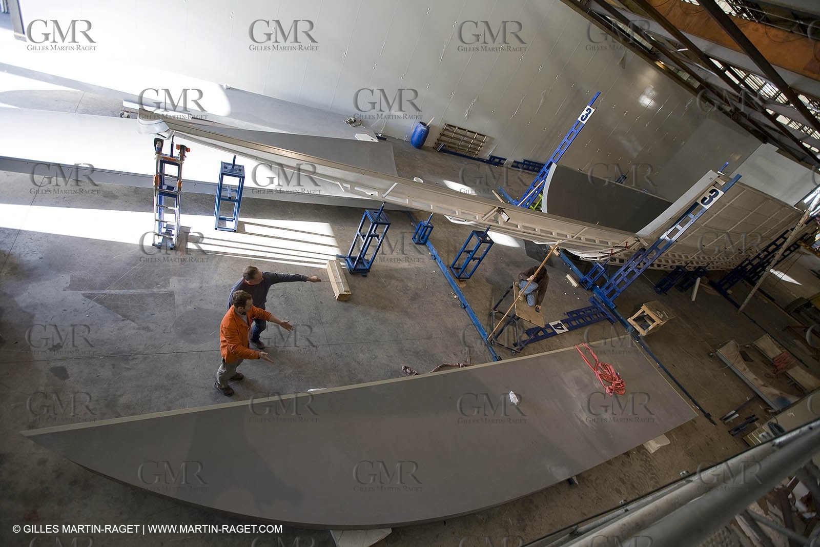 22 01 2008 - La Ciotat (FRA, 13) - Construction of cruising catamaran Nahema at H2X boatyard - Mould construction