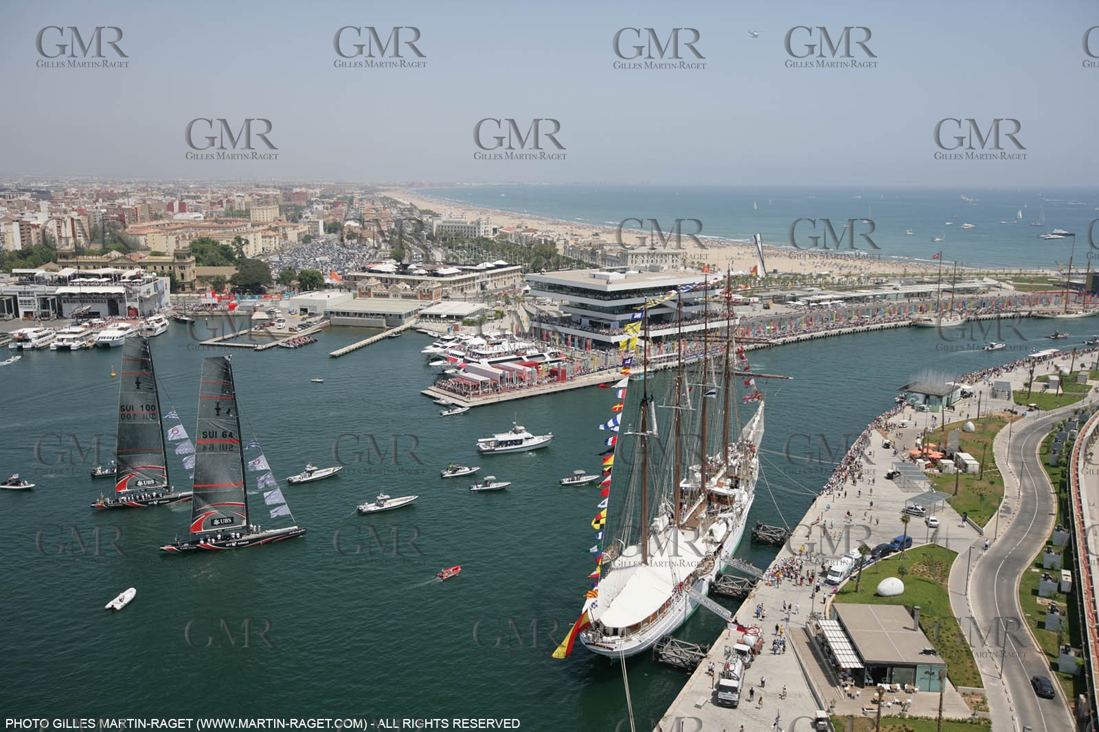 2' 06 2007-Valencia (Spain)- 32nd America's Cup - Final Match - Day 2
