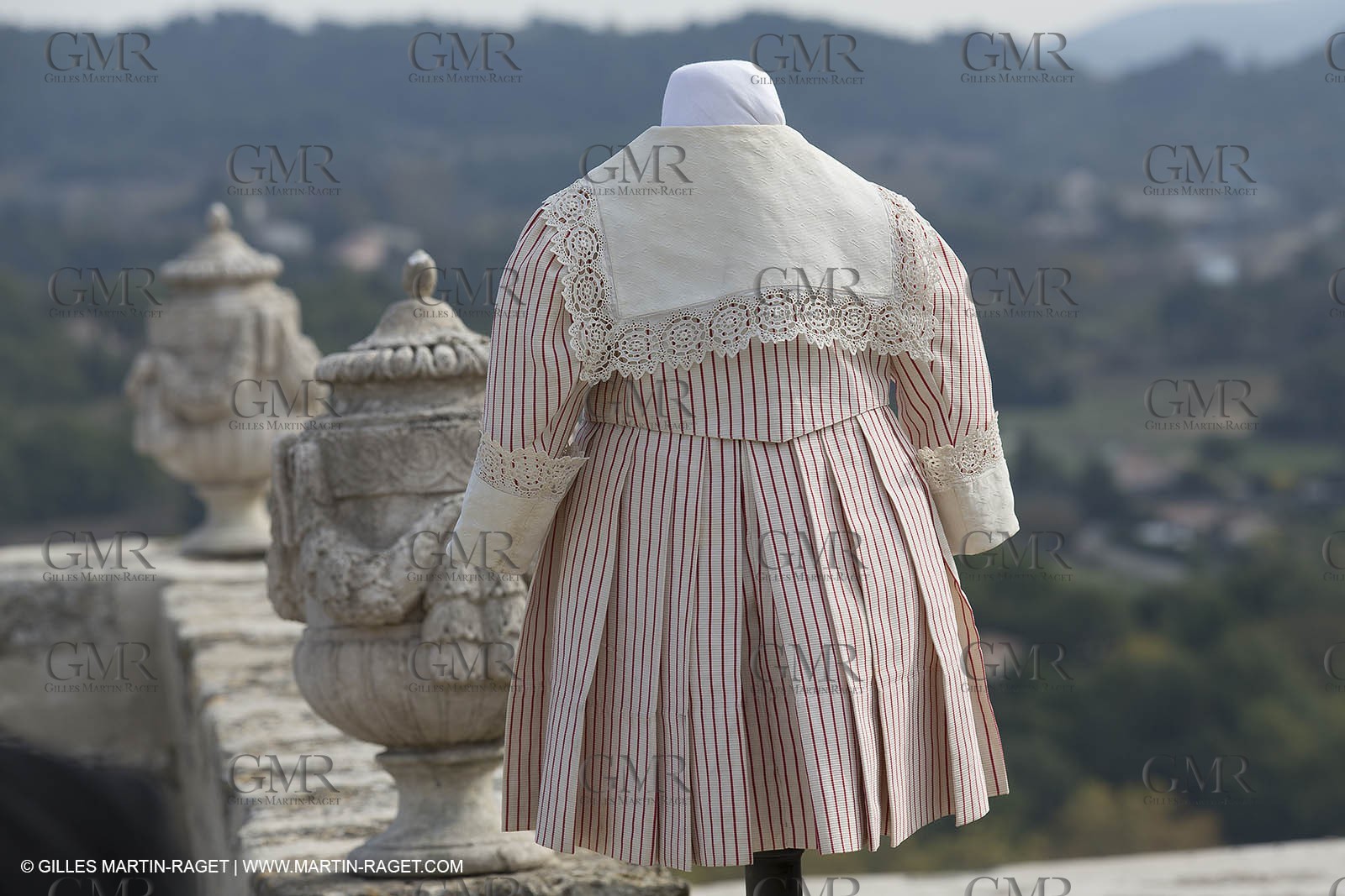 31 10 2013 - Ansouis (FRA,84) - Ansouis castle - Costumes of the exhibit Men costumes