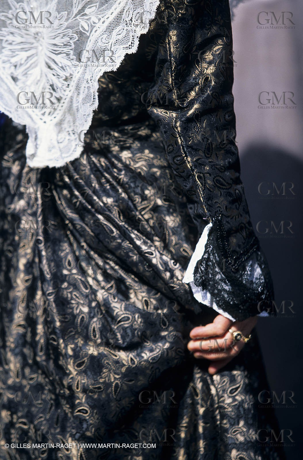 Arles (FRA,13) - Costume from Arles Fest