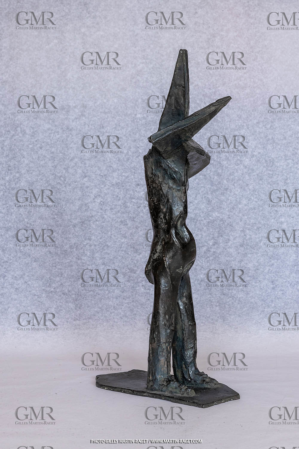 08 01 2023, Marseille (FRA), Oeuvre de Germaine Richier, Guerrier n° 2 1953, Bronze patiné foncé, Fondeur : L.Thinot, Paris, 39 x 9 x 20 cm, Collection particulière