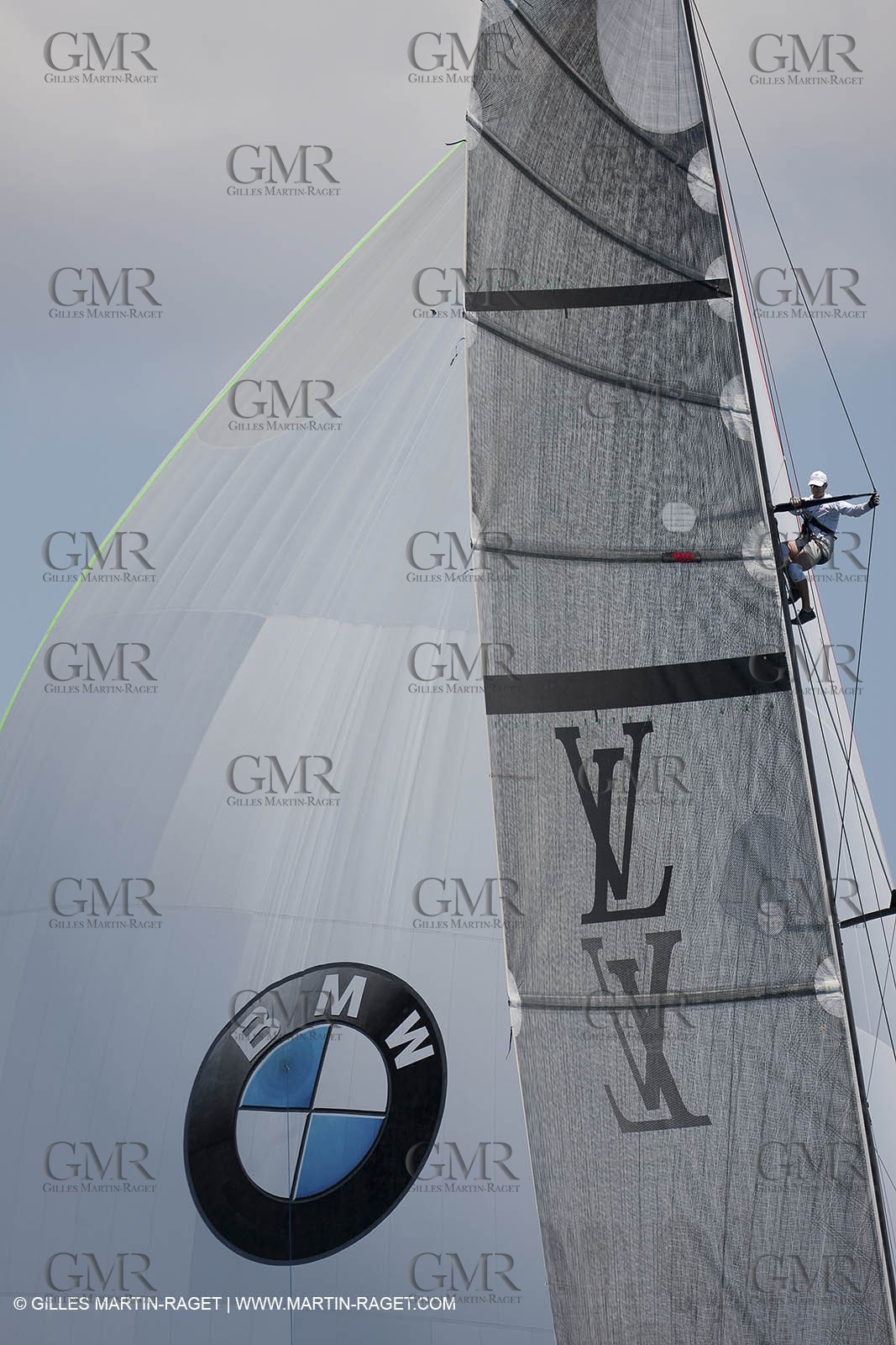 23 01 2009 - Auckland (NZL) -  Louis Vuitton Pacific Series - BMW ORACLE Racing-Tuning up onboard Emirates Team New Zealand yacht