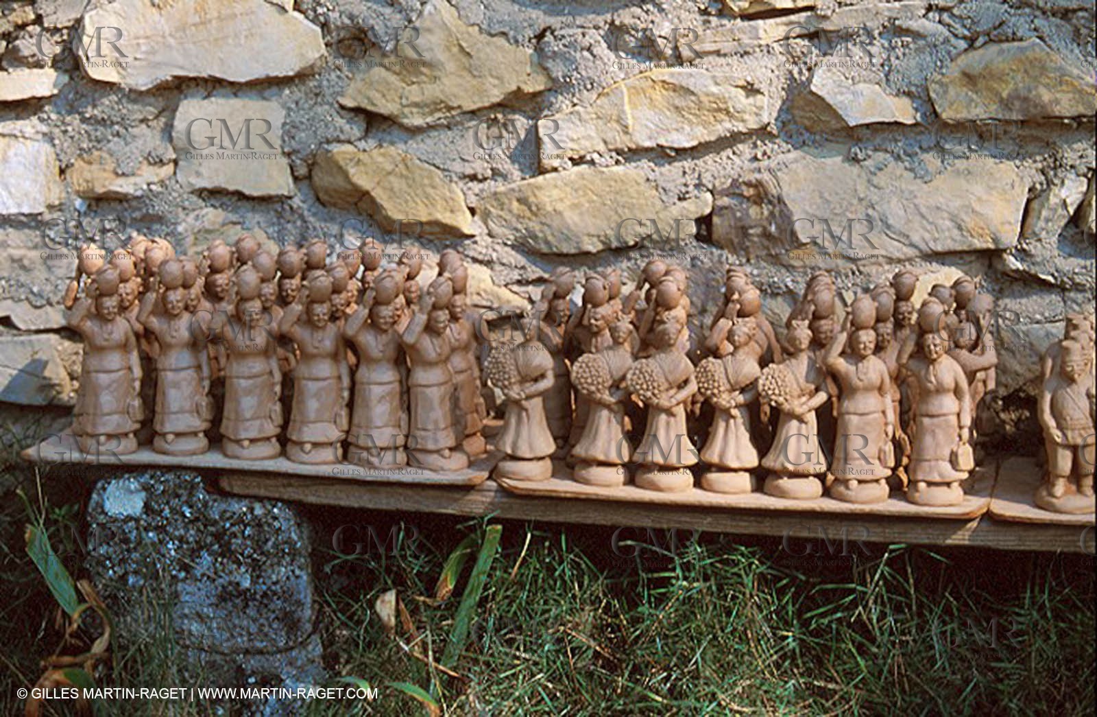 Baux de Provence, Cribs making