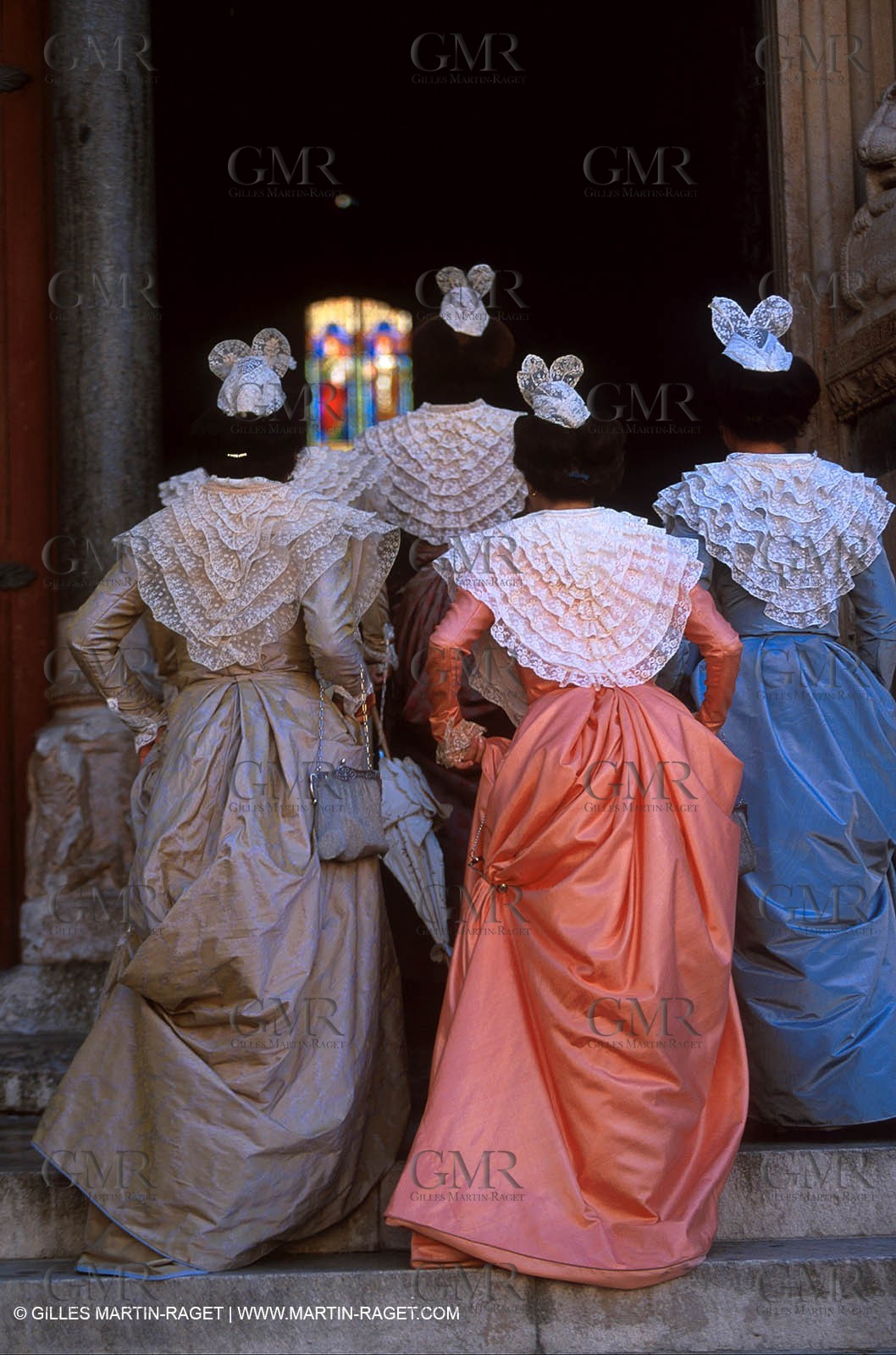 Women of Arles in traditional costume