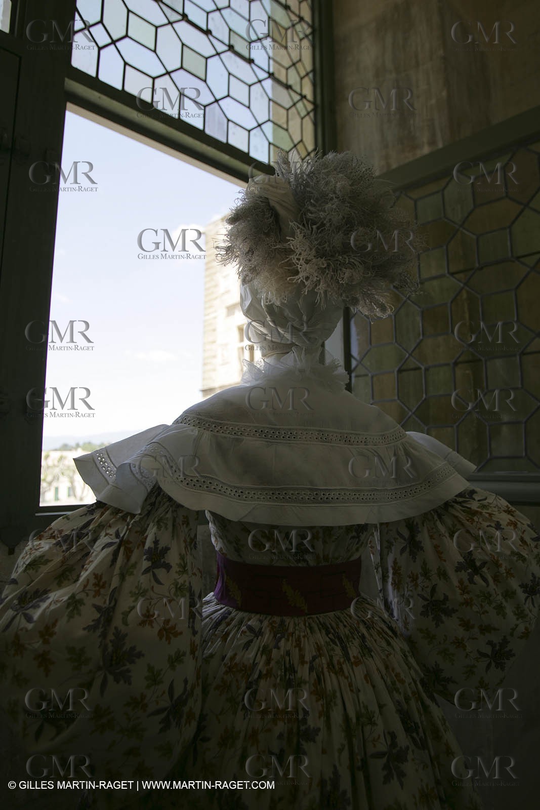 May 2004 - La Tour d'Aigues (FRA, 84) - Old costumes for women of the South exhibition