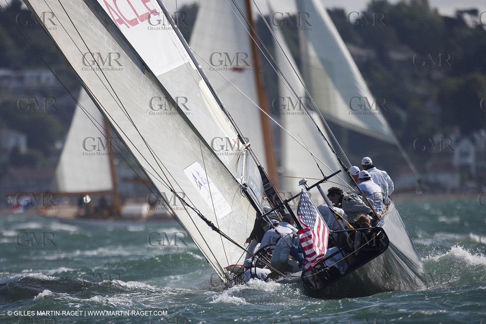 03 08 2010 - Cowes (UK, IOW) - The 1851 Cup -  BMW ORACLE Racing - Day 1.