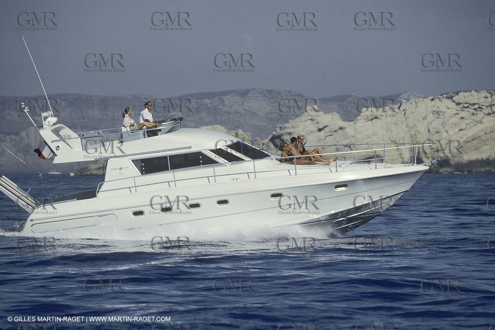 Powerboating, cruising, Running