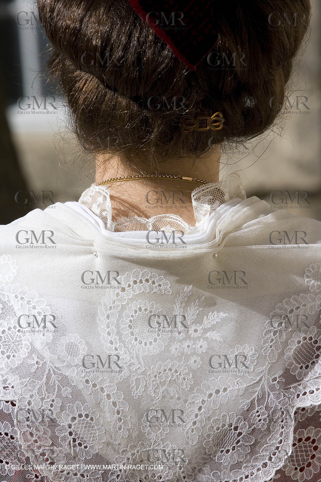 10 03 2007- Arles (FRA, 13) - Queen of arles and her assistants