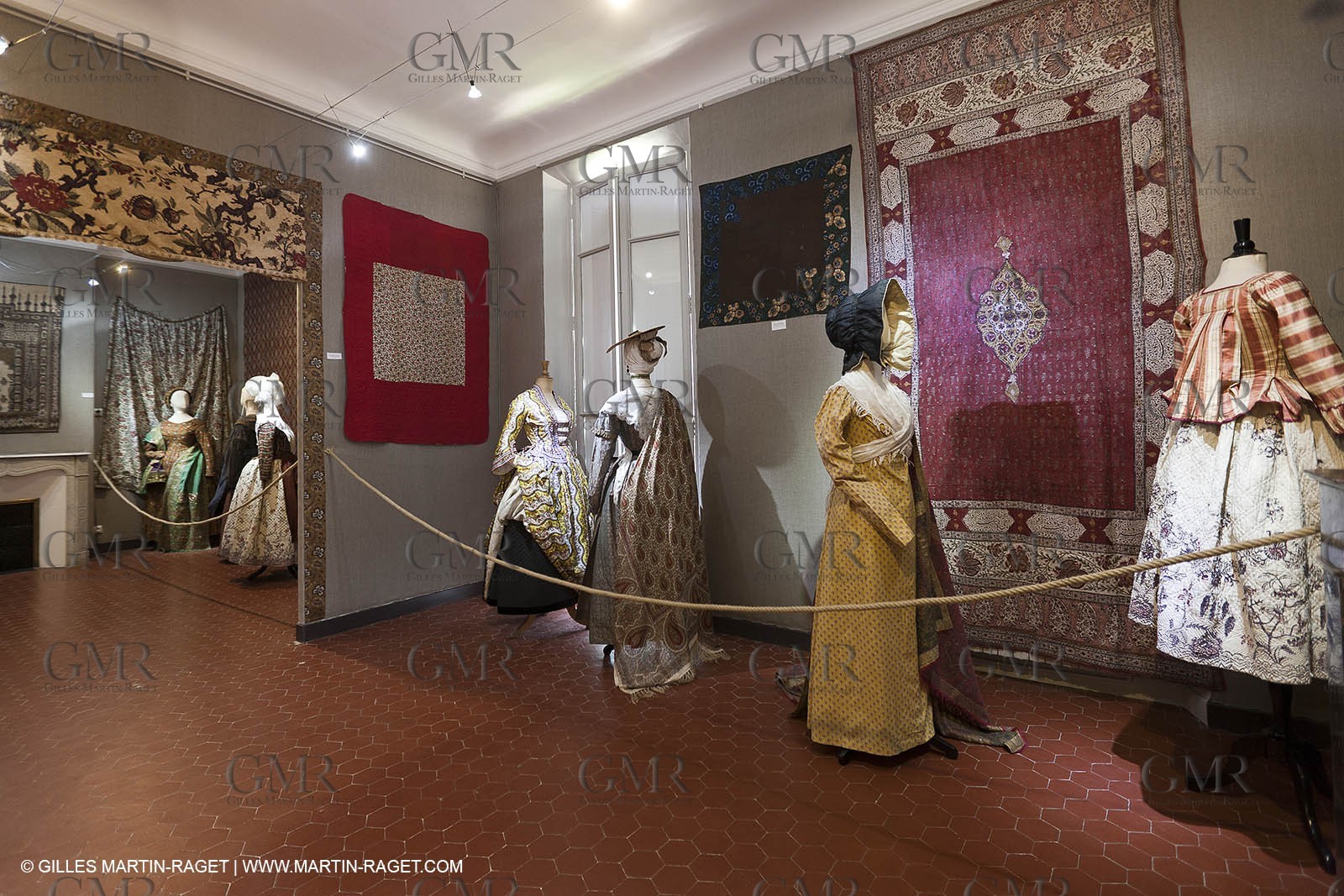 30 06 2011 - Toulon (FRA,83) - Villa Rosemaine - Indiennes sublimes exhibition