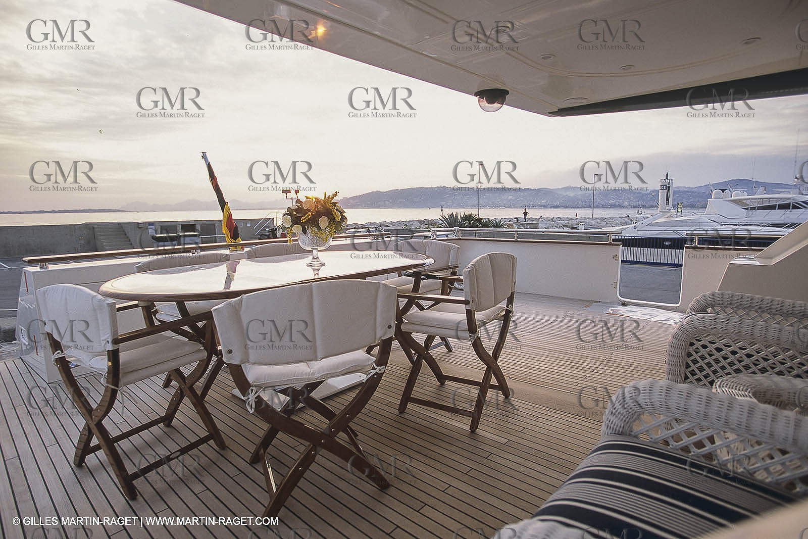 Powerboating, super Yachts