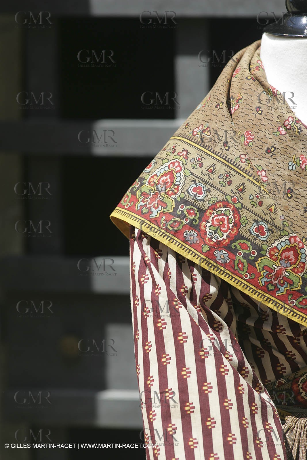May 2004 - La Tour d'Aigues (FRA, 84) - Old costumes for women of the South exhibition