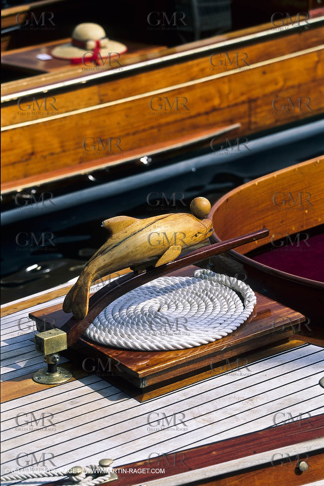 MOTORYACHT Bois176.jpg