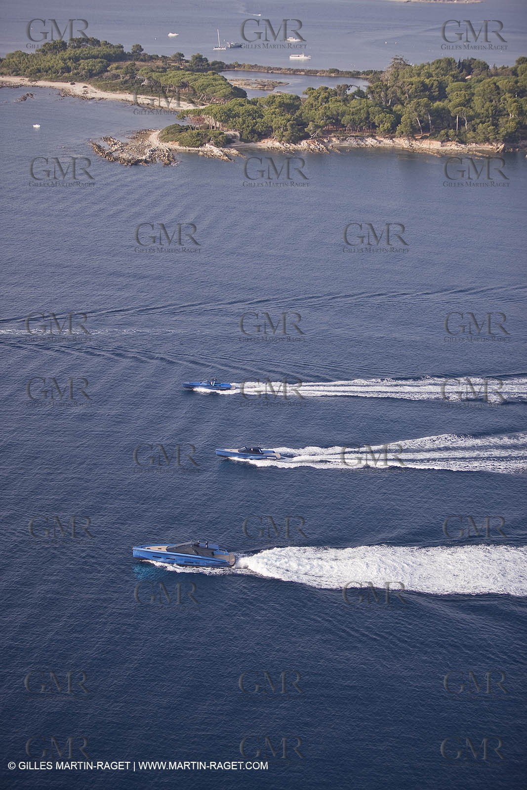 14 10 2008 - Cannes (FRA, 06) - Super yachts - motoryachts - Wally yachts - Wallypower 64 - Wallypower 48 - Wally tender