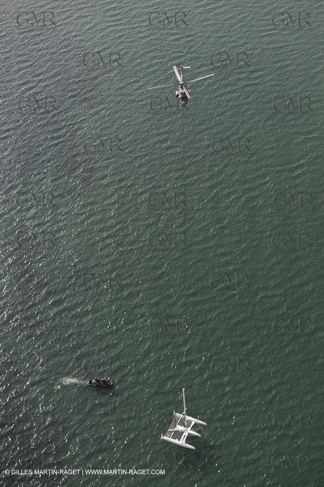 08 10 10 - St Sulpice (SUI) - Hydroptere.ch touches water