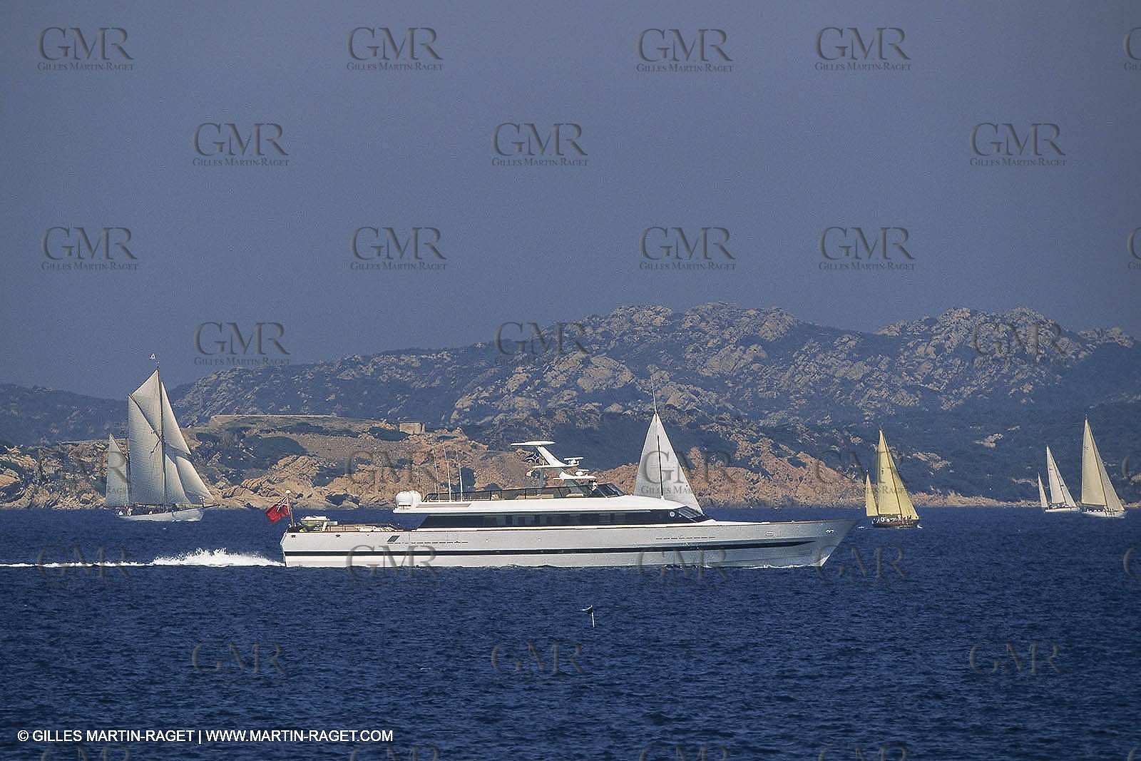 Powerboating, super Yachts