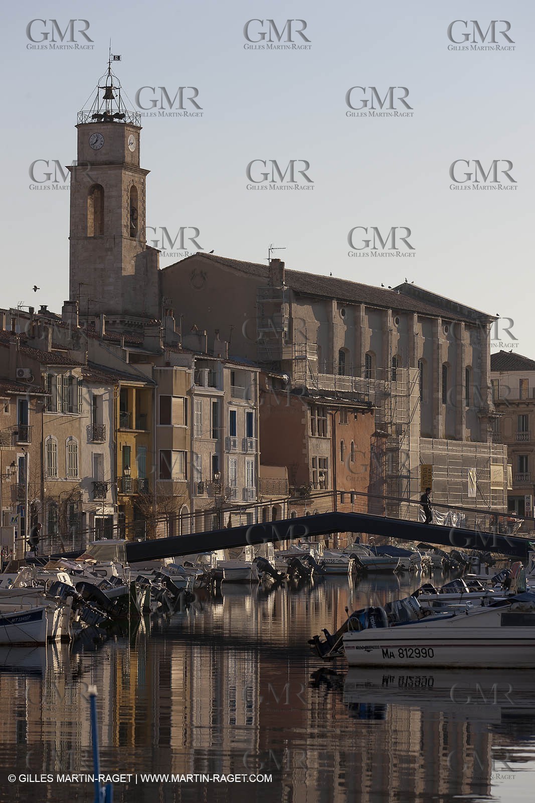 14 03 2012 - Martigues (FRA,13) - neighborhood Le Miroir (the mirror)