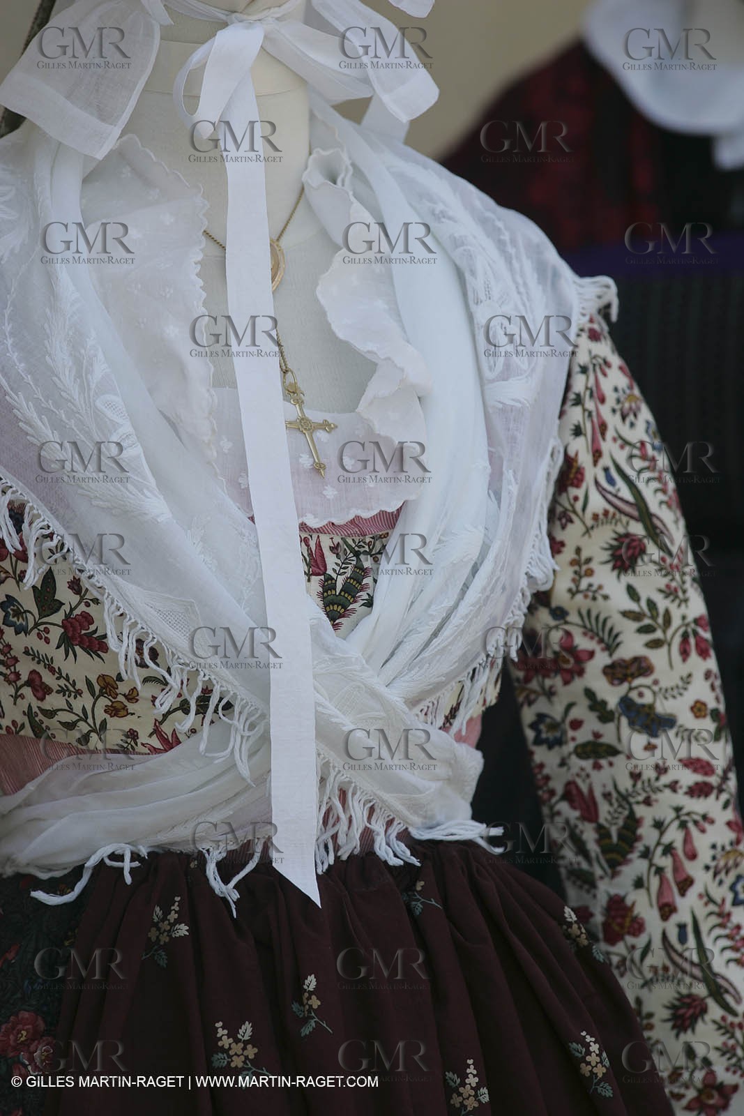 May 2004 - La Tour d'Aigues (FRA, 84) - Old costumes for women of the South exhibition