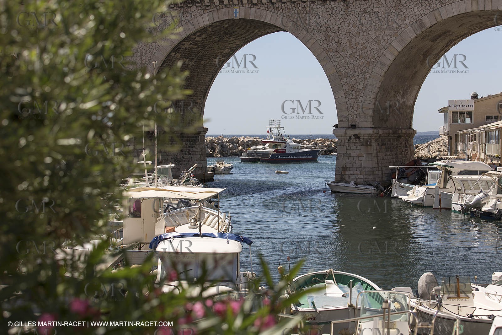 16 07 2012 - Marseille (FRA,13) - Pêcheur d'Images, Philip Plisson boat, in Marseille bay.