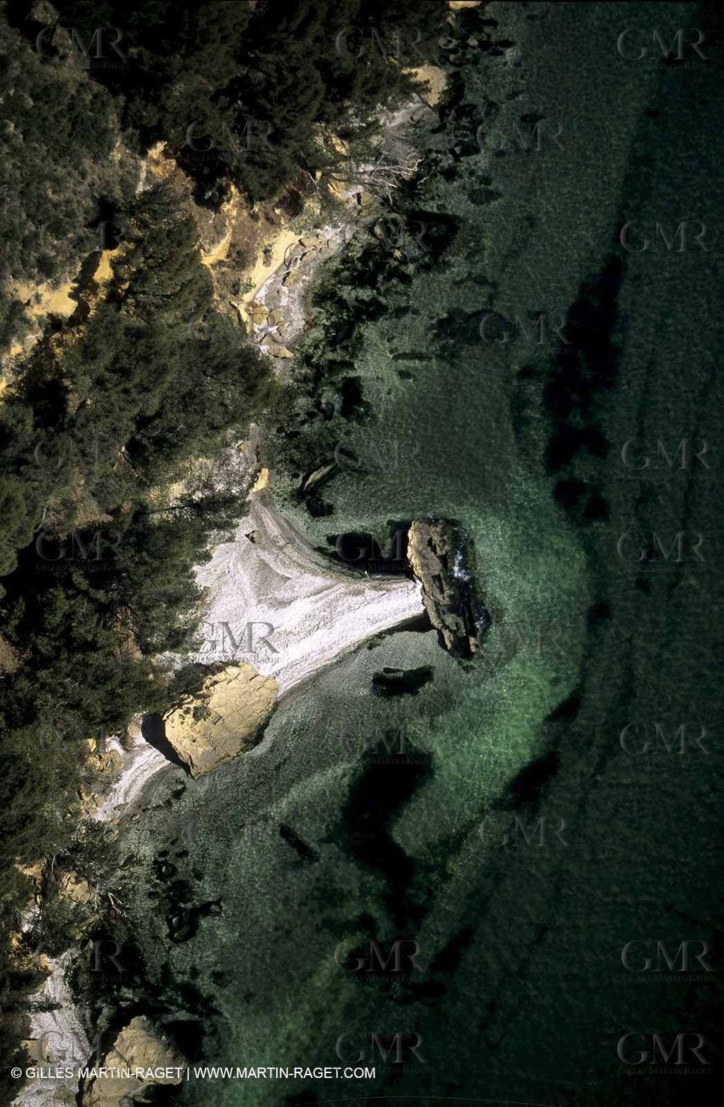 Nearby St Mitre les Remparts