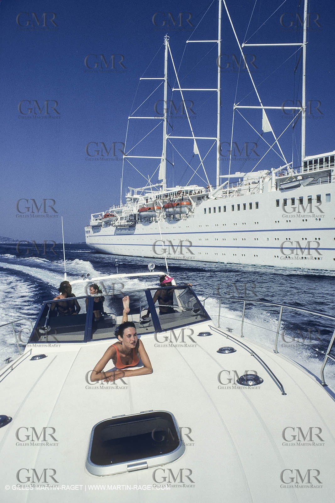 Powerboating, super Yachts