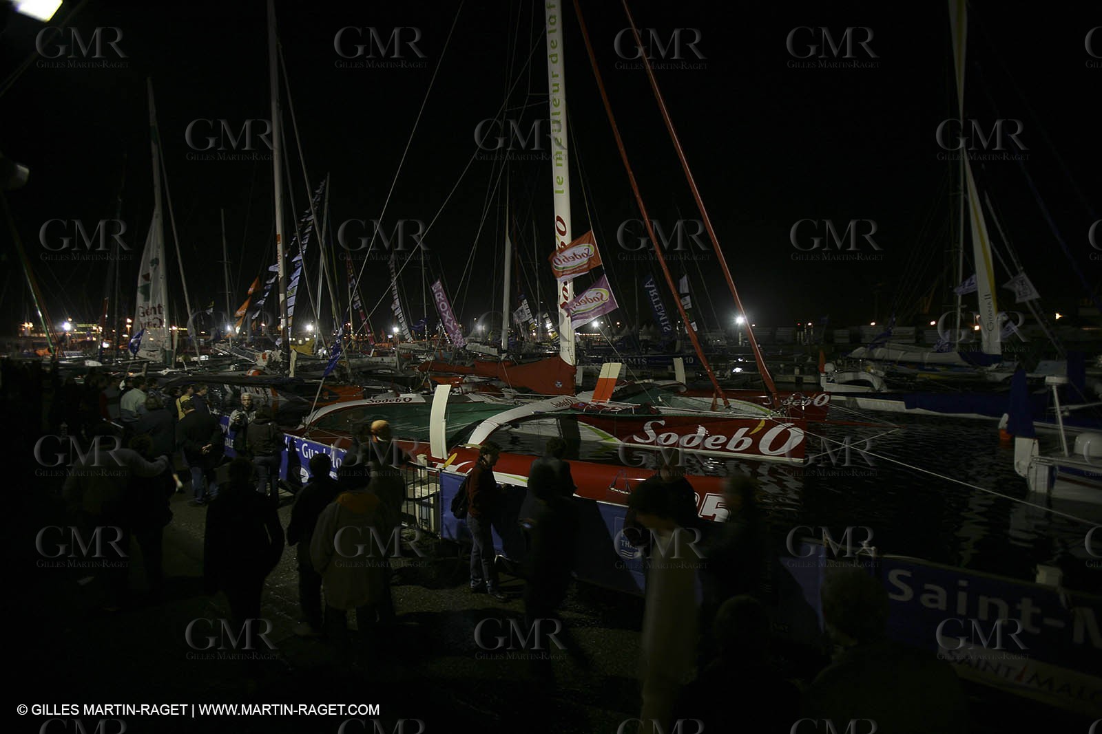 27 10 2006 - Saint Malo (FRA) - Route du Rhum 2006 - Dock ambiances