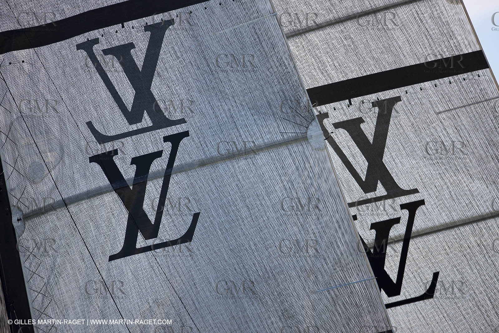 23 01 2009 - Auckland (NZL) -  Louis Vuitton Pacific Series - BMW ORACLE Racing-Tuning up onboard Emirates Team New Zealand yacht